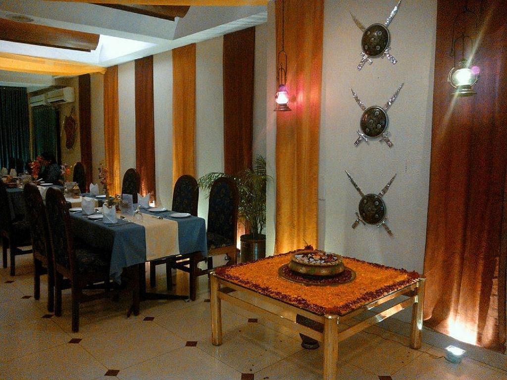 בהופאל Hotel Lake View Ashok מראה חיצוני תמונה